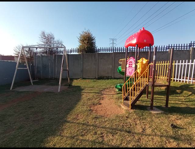 2 BEDROOM TOWNHOUSE FOR SALE IN RIDGEWAY